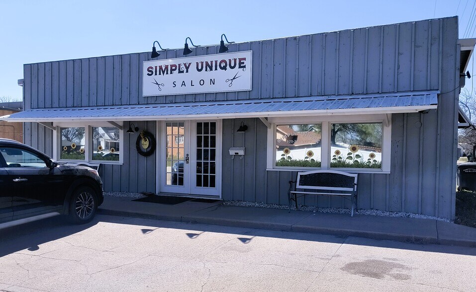 111 W 12th St, Larned, KS à vendre - Photo de l’immeuble – Image 2 sur 15