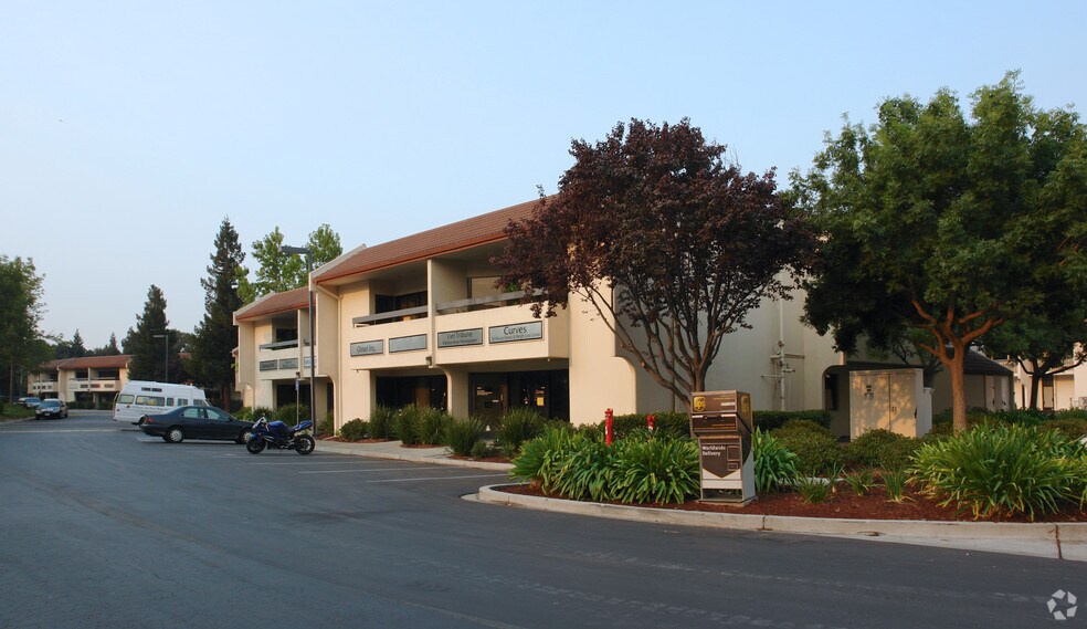 1620 Oakland Rd, San Jose, CA à louer - Photo de l’immeuble – Image 2 sur 4