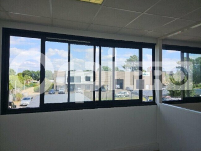 Plus de détails pour Bureau à vendre
