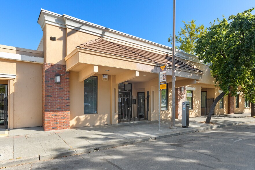 180 E 4th St, Chico, CA à louer - Photo de l’immeuble – Image 1 sur 5