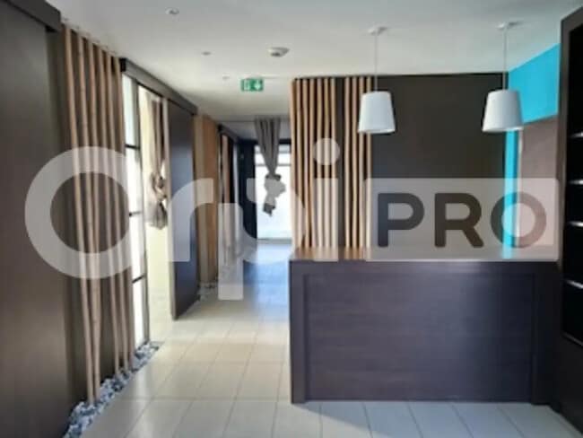 Plus de détails pour Local commercial à louer