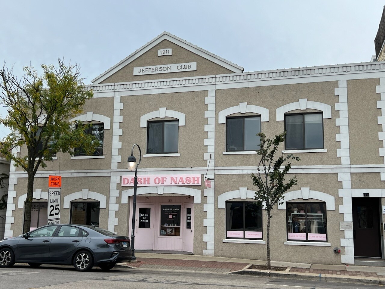 32-34 W Chicago Ave, Naperville, IL à louer Photo de l’immeuble– Image 1 sur 6