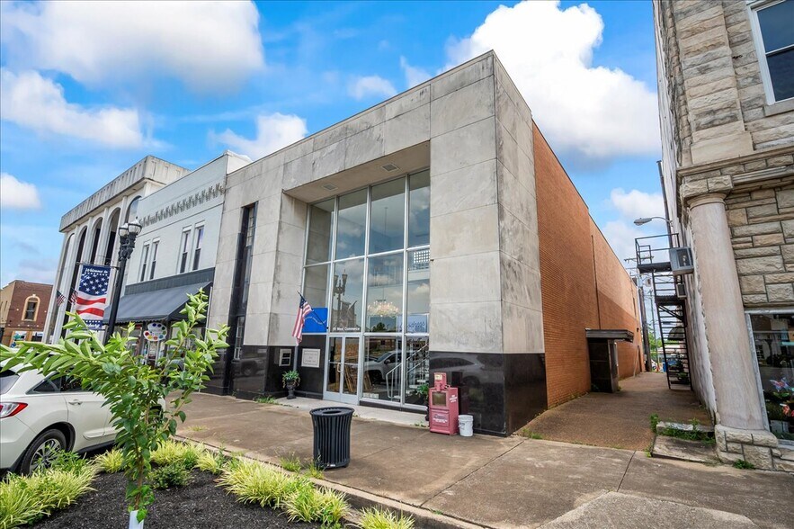 111 W Commerce St, Lewisburg, TN à vendre - Photo de l’immeuble – Image 2 sur 67