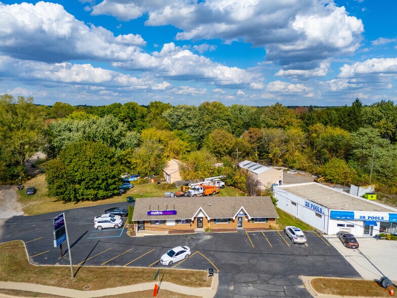 2473-2517 E Grand River Ave, Howell, MI à vendre - Aérien – Image 1 sur 18