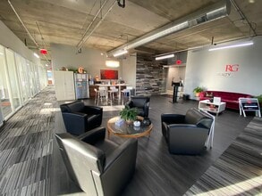 7300 147th St W, Apple Valley, MN à louer Photo intérieure– Image 2 sur 3