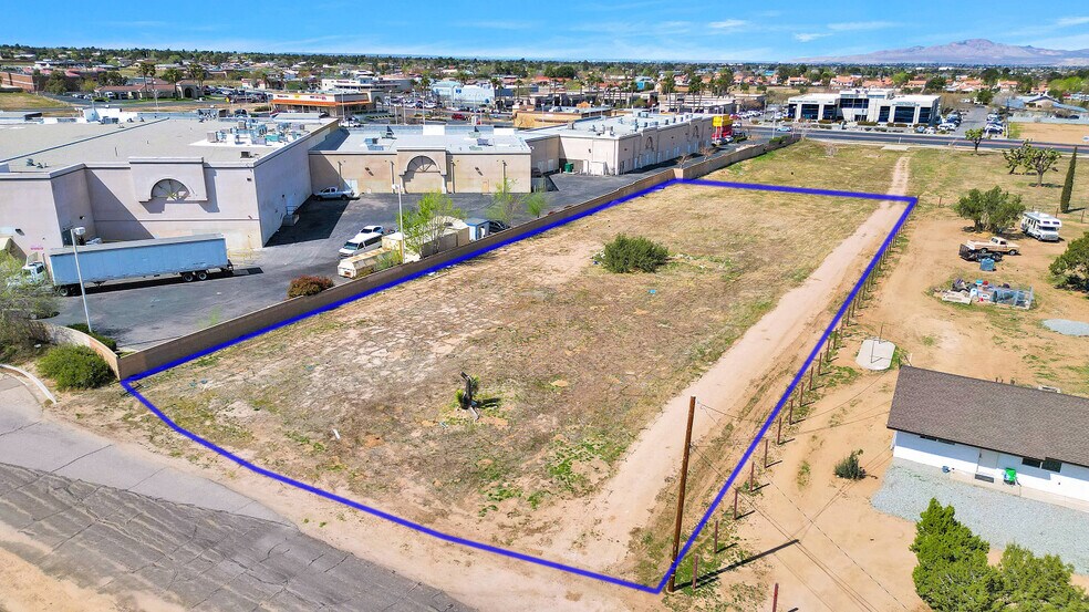 Orange St, Hesperia, CA à vendre - Photo de l’immeuble – Image 2 sur 5