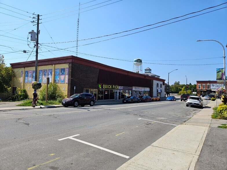 1-15 Chambers St, Smiths Falls, ON à vendre - Photo de l’immeuble – Image 2 sur 15