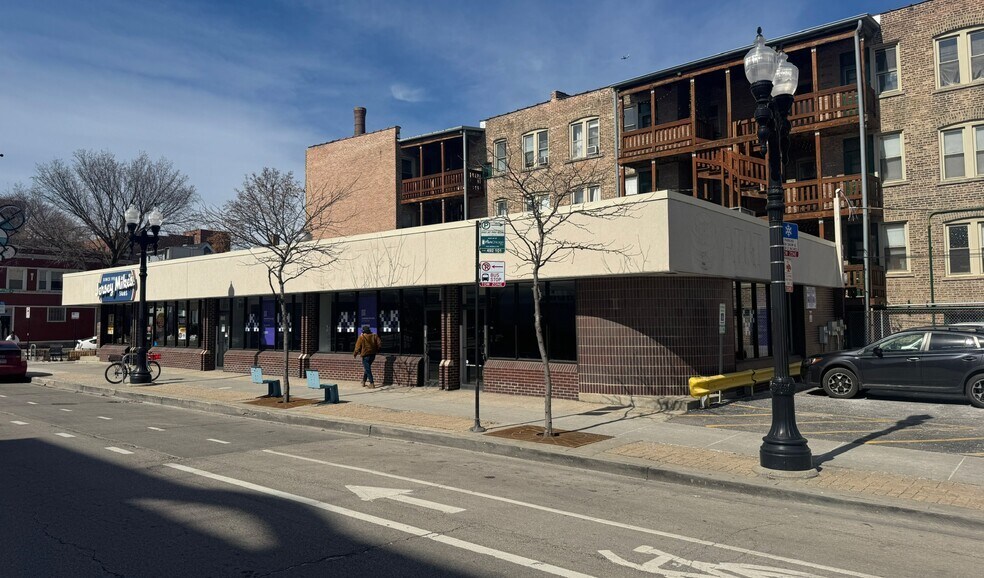 1724 W Lawrence Ave, Chicago, IL à louer - Photo de l’immeuble – Image 3 sur 4