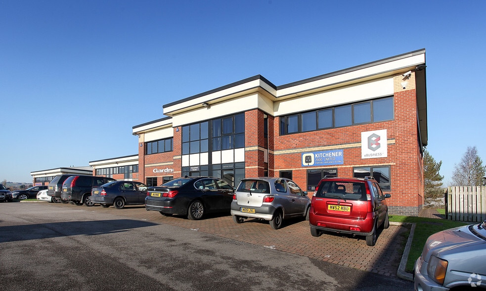 Blakewater Rd, Blackburn à louer - Photo principale – Image 1 sur 4