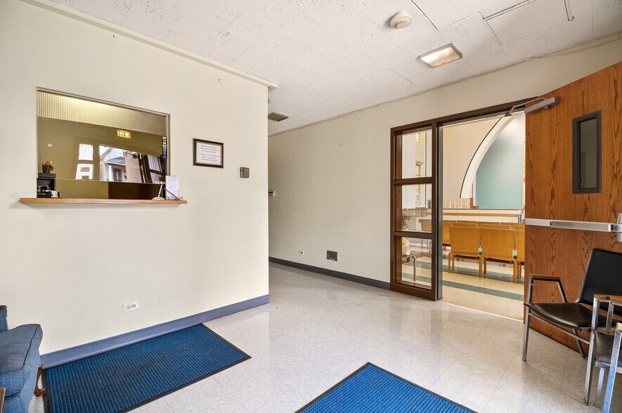 8235 S South Shore Dr, Chicago, IL à vendre - Photo intérieure – Image 2 sur 8