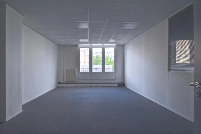 Plus de détails pour Bureau à louer