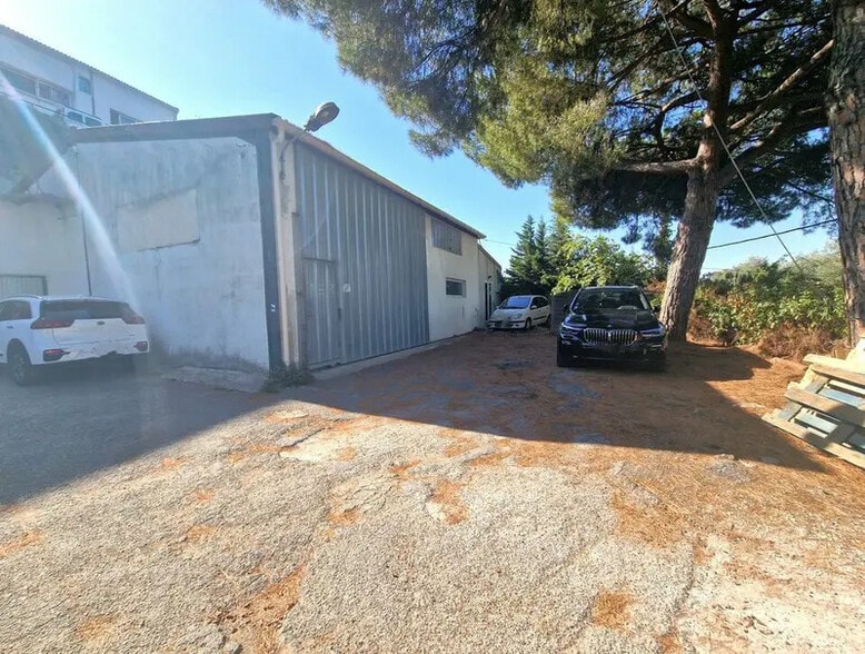 Industriel/Logistique dans Nice à vendre - Photo de l’immeuble – Image 2 sur 9