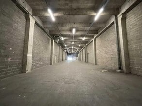 Local d’activités dans Garges-lès-Gonesse à louer Photo intérieure– Image 2 sur 2