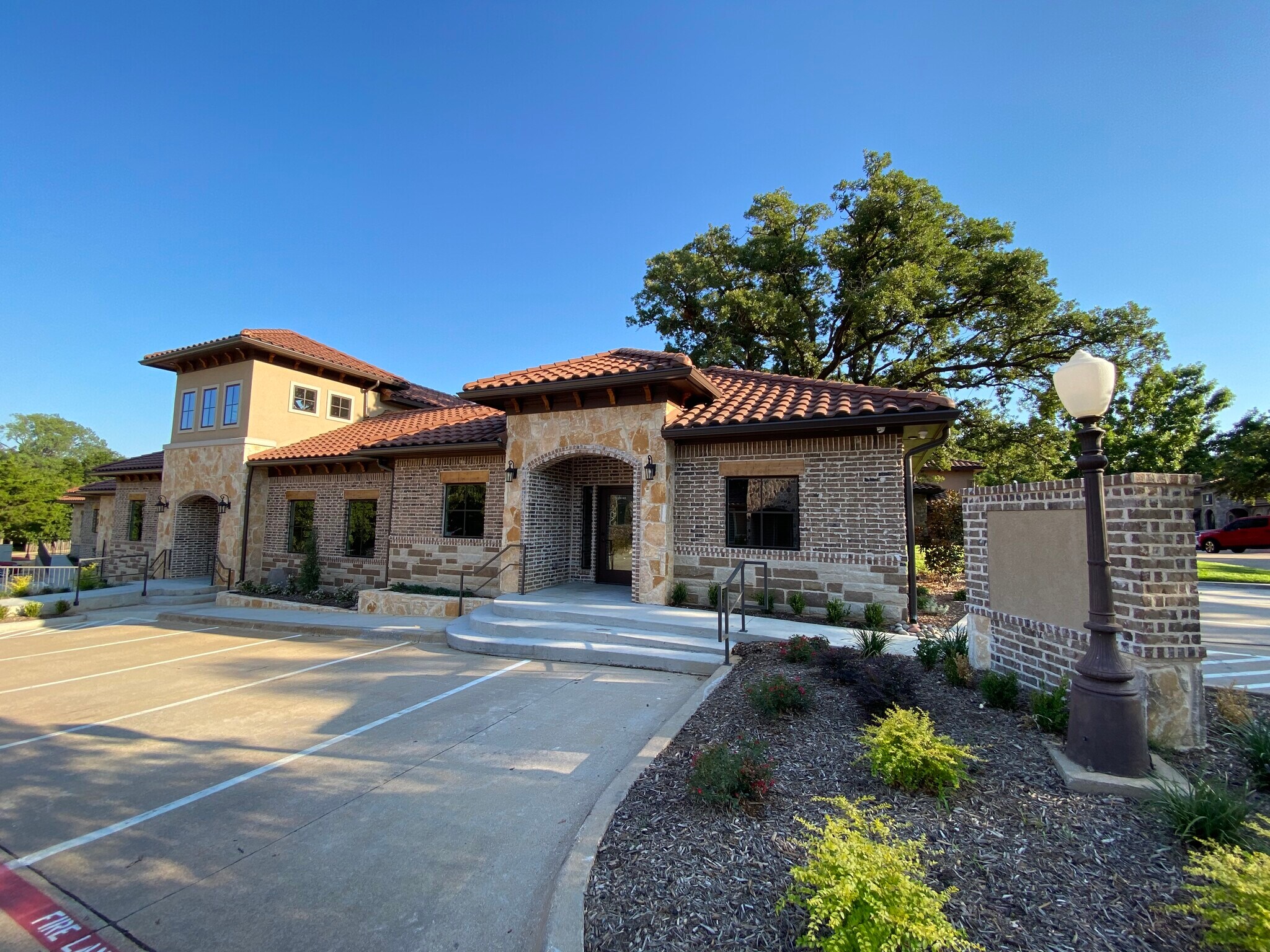 609 Strada Cir, Mansfield, TX à louer Photo principale– Image 1 sur 18