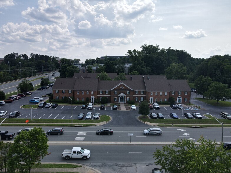601-623 Emancipation Hwy, Fredericksburg, VA à vendre - Photo de l’immeuble – Image 2 sur 4