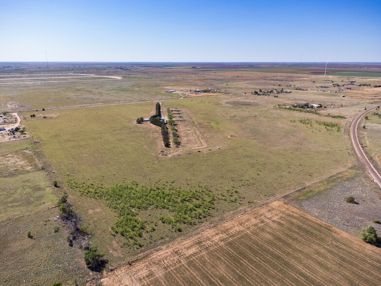 910 N County Road 1300, Lubbock, TX à louer - Photo de l’immeuble – Image 2 sur 14