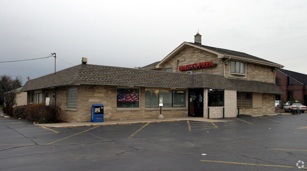 16680 W Bluemound Rd, Brookfield, WI à vendre - Photo de l’immeuble – Image 2 sur 4