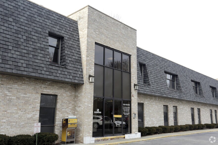 329 Belleville Ave, Bloomfield, NJ à louer - Photo de l’immeuble – Image 3 sur 4