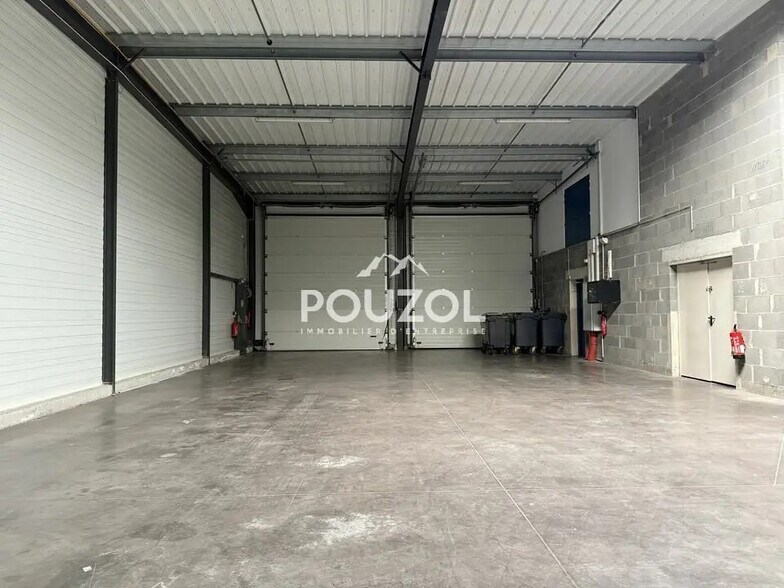 Local d’activités dans Gerzat à louer - Photo intérieure – Image 2 sur 12