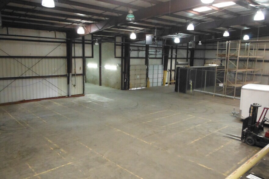 418 E Jones St, Lewisville, TX à louer - Photo de l’immeuble – Image 2 sur 11