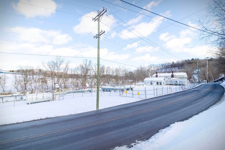 141 Elm Dr, Waynesburg, PA à vendre - Photo de l’immeuble – Image 2 sur 8