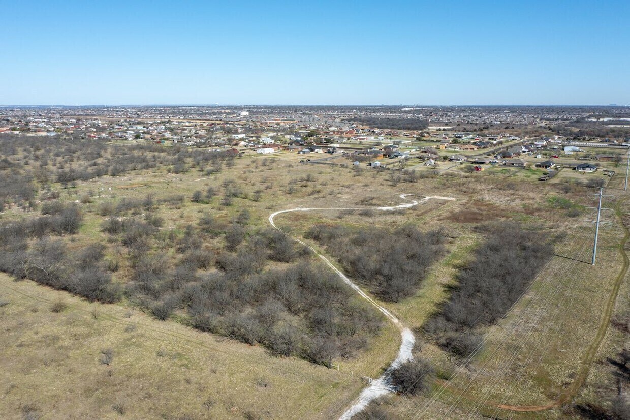 1015 N Crowley Rd, Crowley, TX à vendre Photo de l’immeuble– Image 1 sur 8
