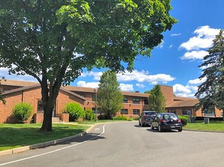 Plus de détails pour 200 Hillside Cir, West Springfield, MA - Bureau à louer