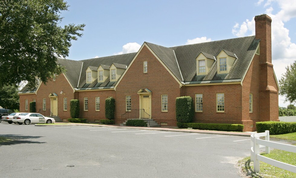1661 Williamsburg Sq, Lakeland, FL à louer - Photo principale – Image 1 sur 7