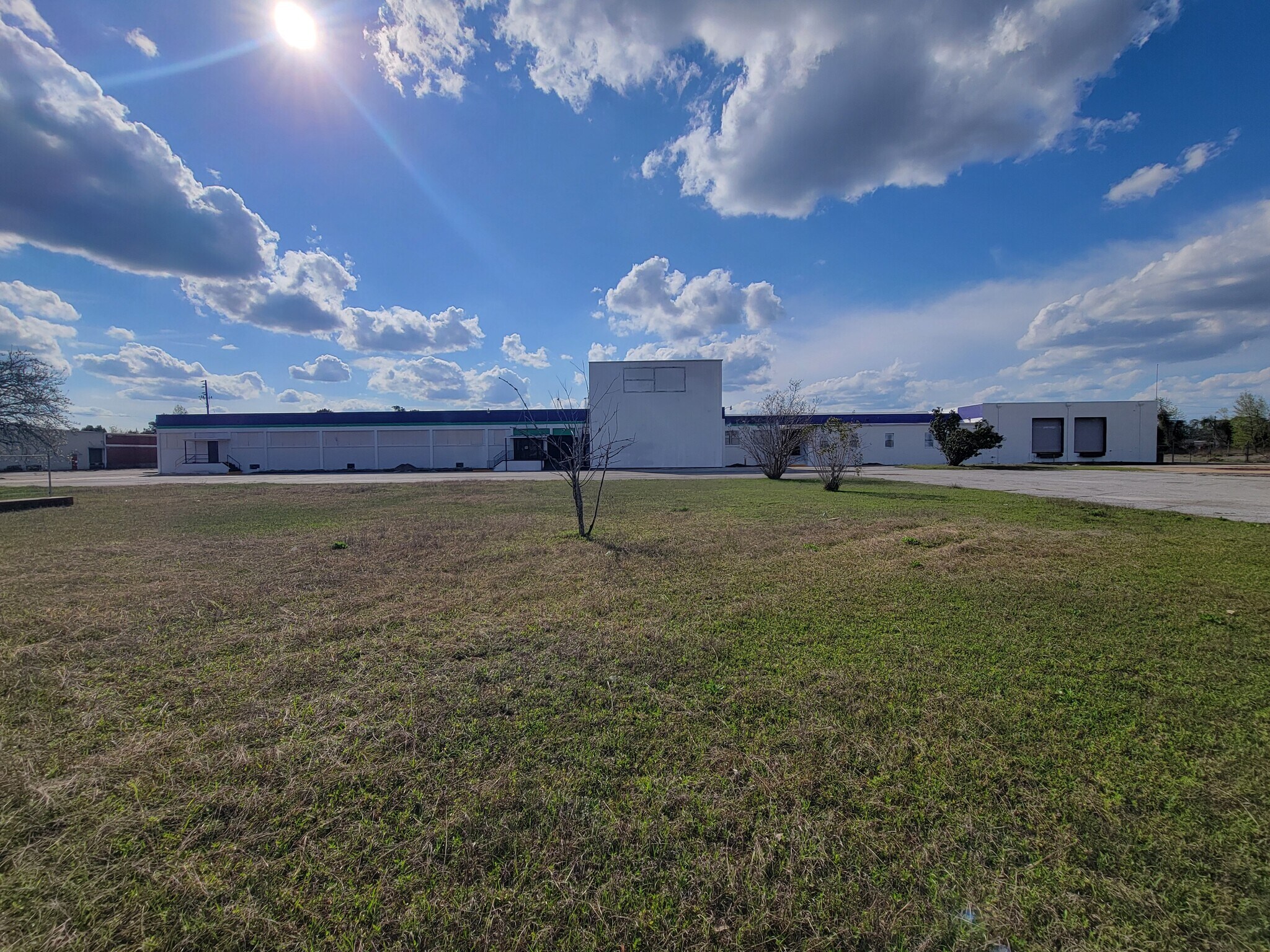 600 Haines Ave, Waycross, GA à louer Photo de l’immeuble– Image 1 sur 17