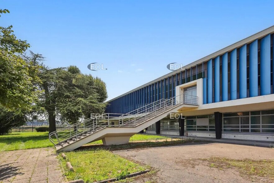 Local d’activités dans Alfortville à louer - Photo de l’immeuble – Image 3 sur 13