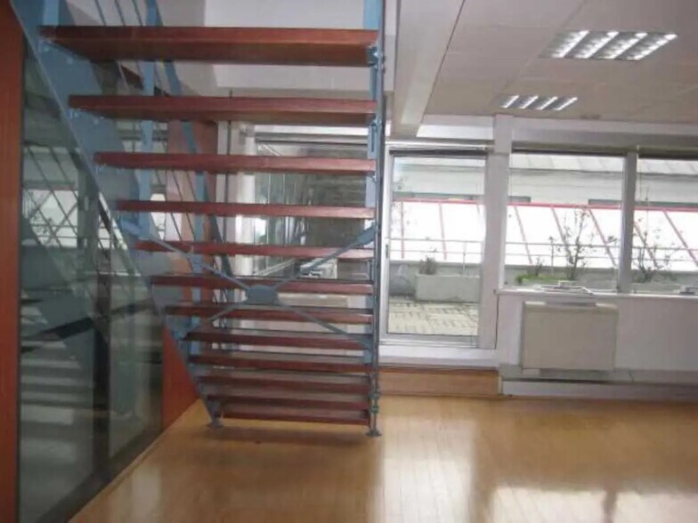 Bureau dans Issy-les-Moulineaux à vendre - Photo de l’immeuble – Image 2 sur 6