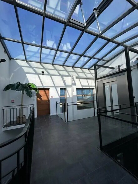 Bureau dans Strasbourg à louer - Photo de l’immeuble – Image 3 sur 12