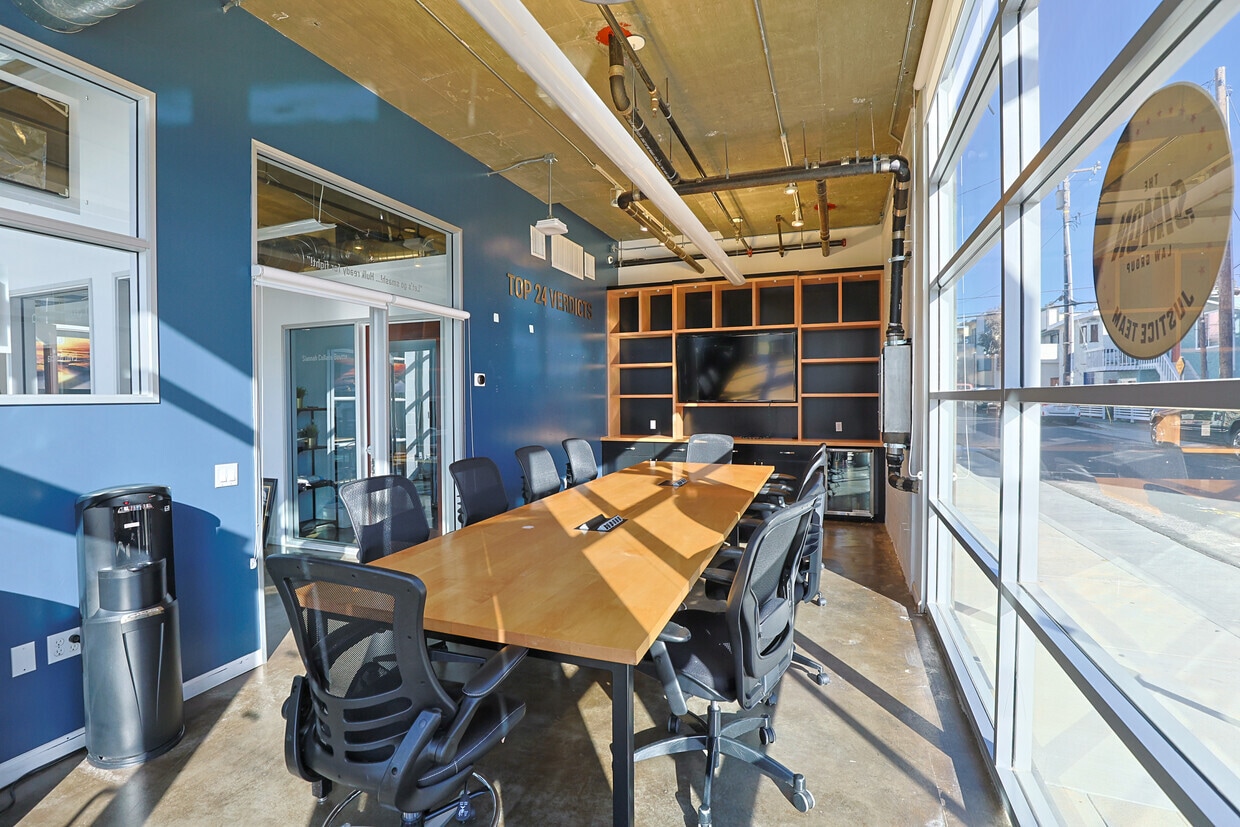 30, 34, 44 Hermosa Ave, Hermosa Beach, CA 90254 - Lot 30-34-44 - - Photo intérieure - Image 1 of 16