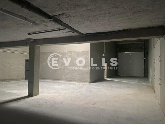 Plus de détails pour Local d'activités à louer