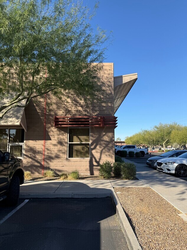 5425 E Bell Rd, Scottsdale, AZ à louer Photo de l’immeuble– Image 1 sur 6