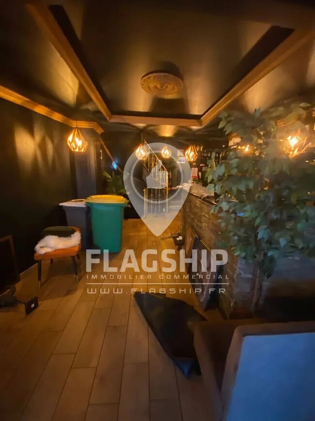 Plus de détails pour Local commercial à louer