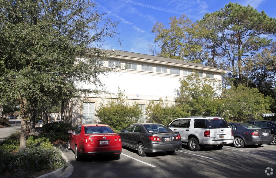 1037 Chuck Dawley Blvd, Mount Pleasant, SC à louer - Photo principale – Image 1 sur 22