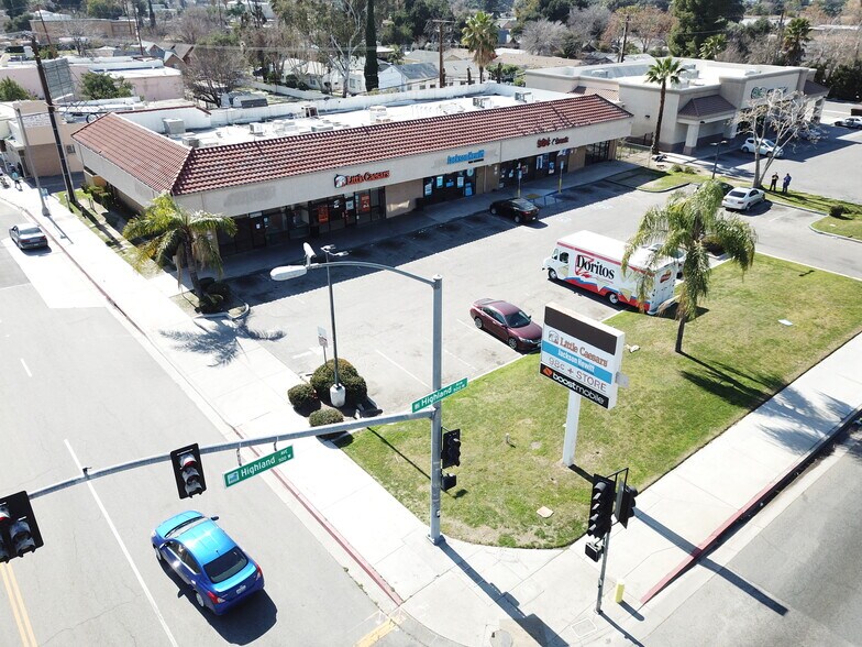 525 W Highland Ave, San Bernardino, CA à louer - Photo de l’immeuble – Image 1 sur 11