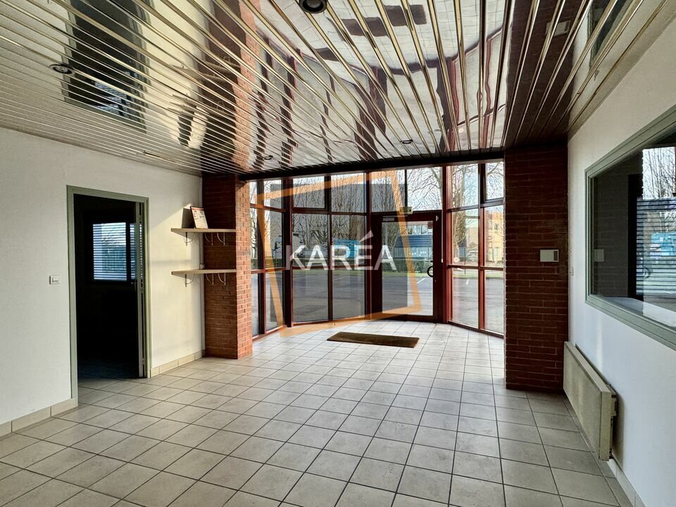 Bureau dans Chelles à louer Hall d’entrée– Image 1 sur 6
