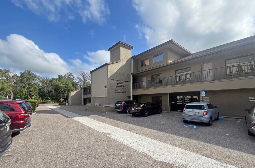 3010 E 138th Ave, Tampa, FL à louer - Photo de l’immeuble – Image 2 sur 4