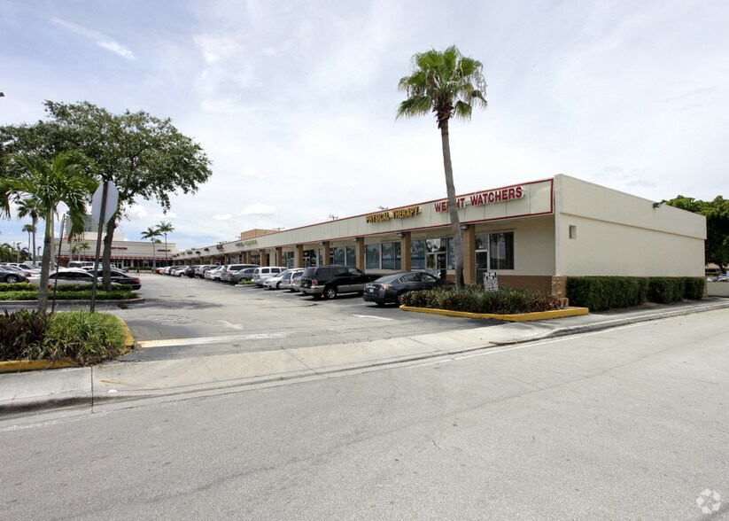 1825-1895 NE Miami Gardens Dr, Miami, FL à louer - Photo de l’immeuble – Image 1 sur 14