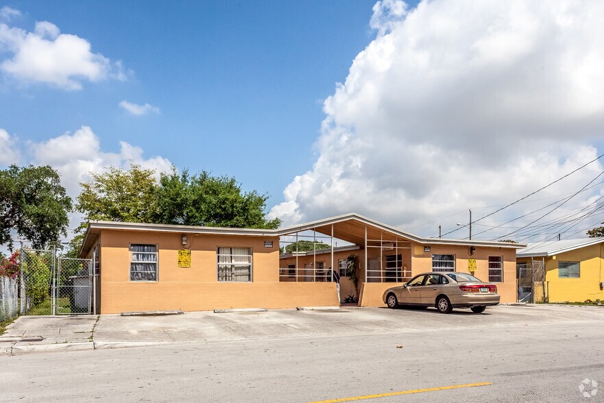 2013 Washington Ave, Opa Locka, FL à vendre - Photo principale – Image 1 sur 3