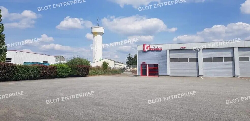 Bureau dans Ploërmel à louer - Photo de l’immeuble – Image 2 sur 7