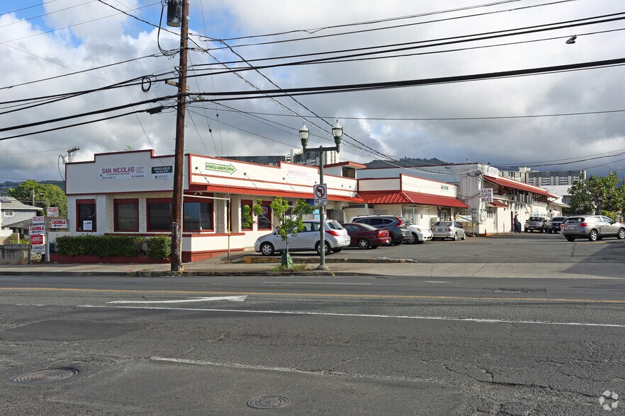 2130 N King St, Honolulu, HI à louer - Photo de l’immeuble – Image 2 sur 17