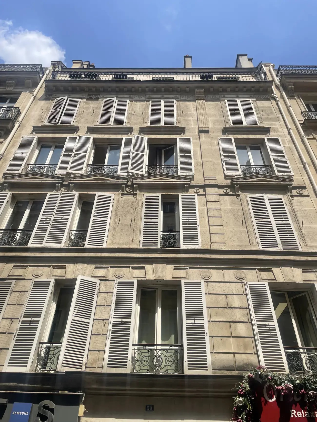 50 Rue De Ponthieu, Paris à louer Photo de l’immeuble– Image 1 sur 6