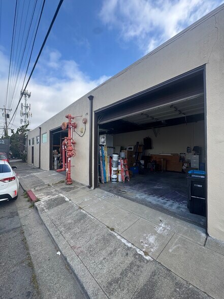 433 Dumbarton Ave, Redwood City, CA à louer - Photo de l’immeuble – Image 3 sur 10