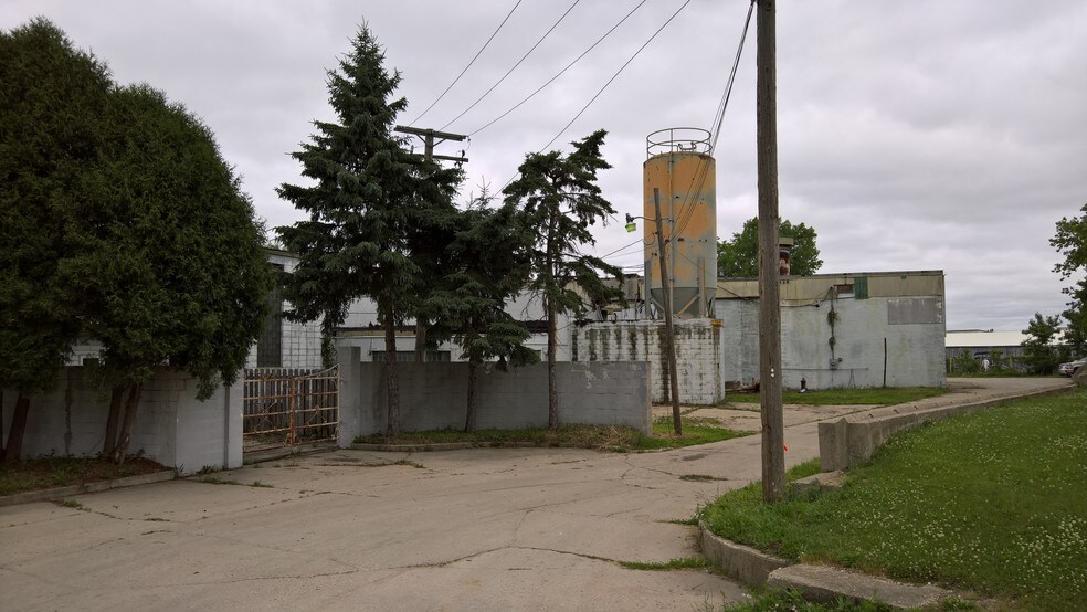 5700 Walnut St, Richmond, IL à louer - Photo de l’immeuble – Image 3 sur 31