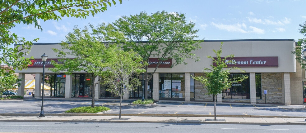 100-118 N Milwaukee Ave, Libertyville, IL à louer - Photo de l’immeuble – Image 3 sur 8