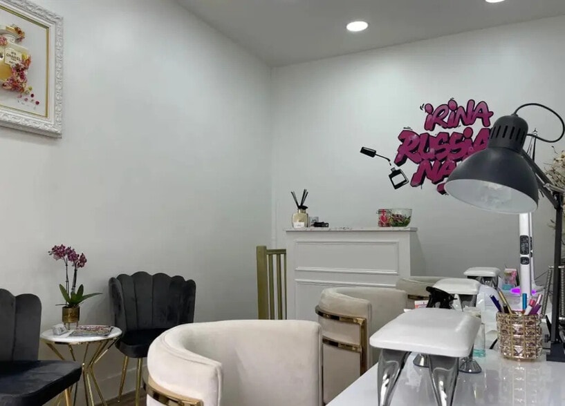 Local commercial dans Paris à louer - Photo intérieure – Image 2 sur 2