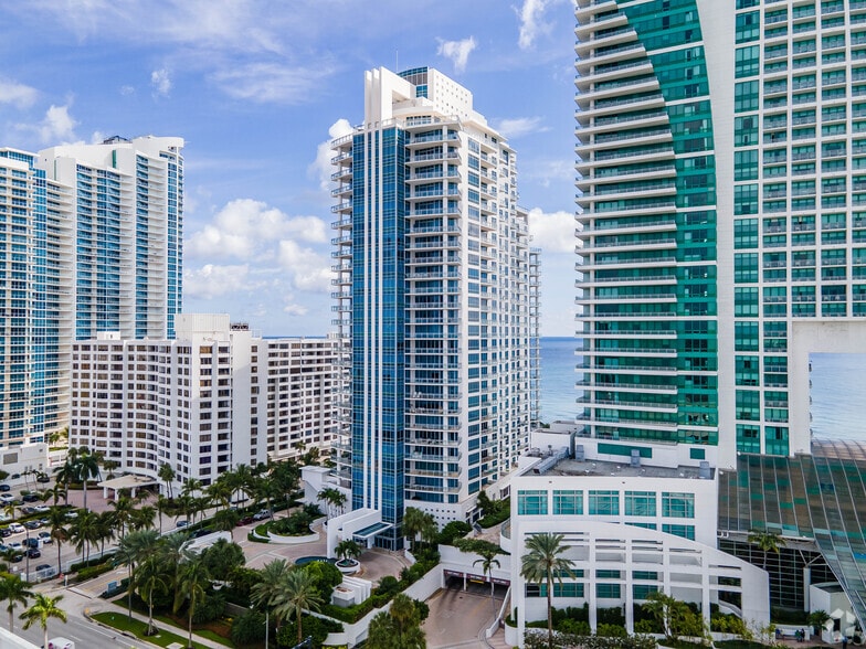 3535 S Ocean Dr, Hollywood, FL à vendre - Photo principale – Image 1 sur 9